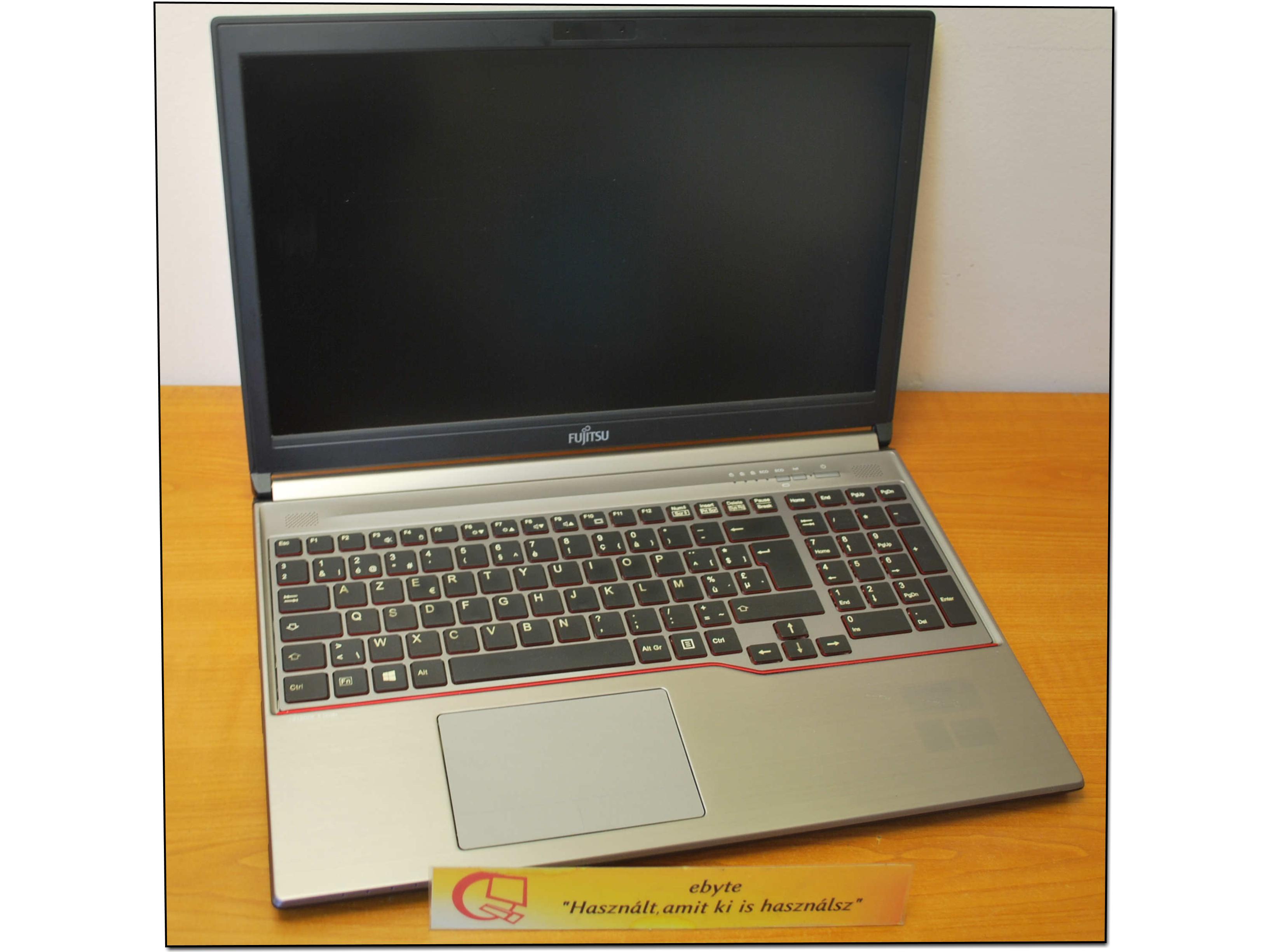 Fujitsu E754 Core I5 4300M 4x2600/8GB/120G SSD/DRW 15,6