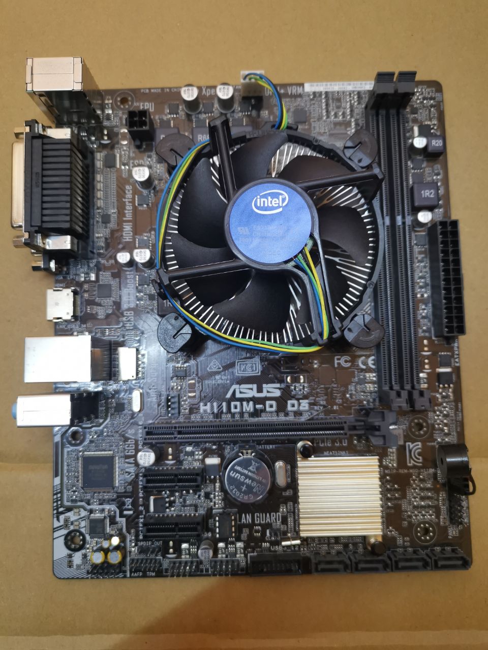 Asus  H110M-D D3 alaplap és I5 6600 processzor combo gyári Intel hűtővel